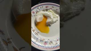 perfectly prepared poached eggs 🥚 || good morning with poached egg 🍳|| #shorts