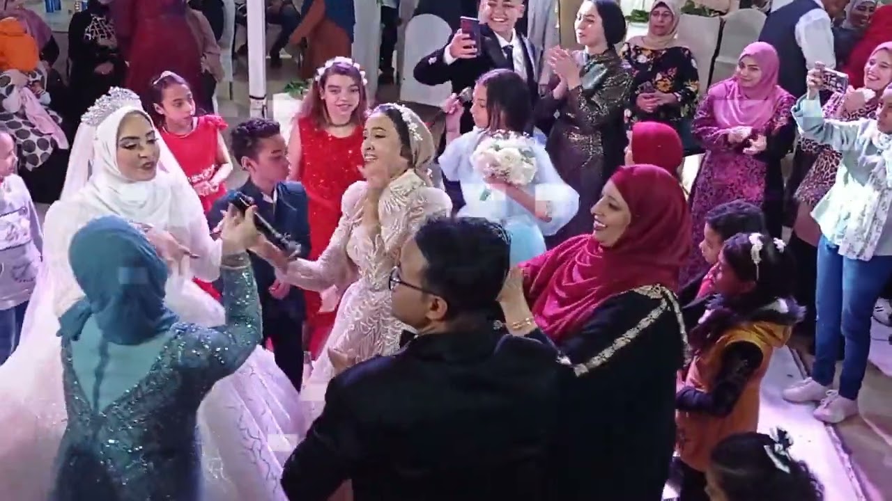 اخوات العروسة ولعو الفرح  خلو العروسة والعريس يجننو : افراح مصر 2023