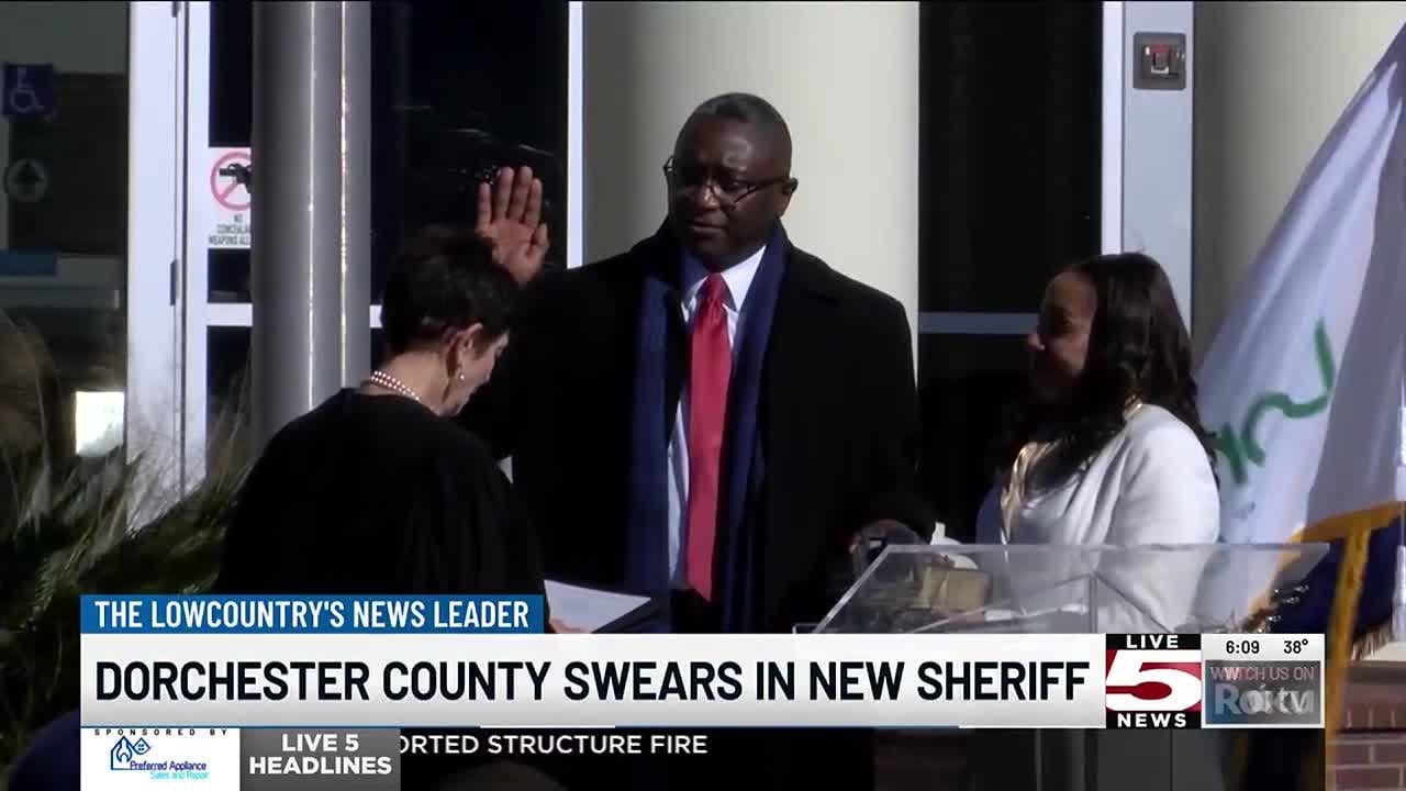 VIDEO: Richardson sworn in as new Dorchester County sheriff - YouTube