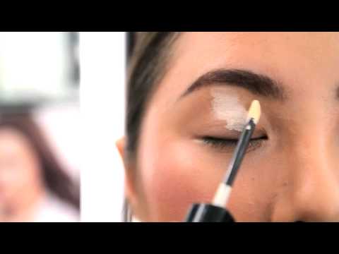 วิธีแต่งตาให้ติดทนนานด้วย Long Wear Eye Base