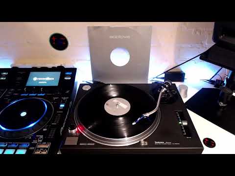 Force Majeure — Force Majeure - Out Of My Mind (Original Mix)