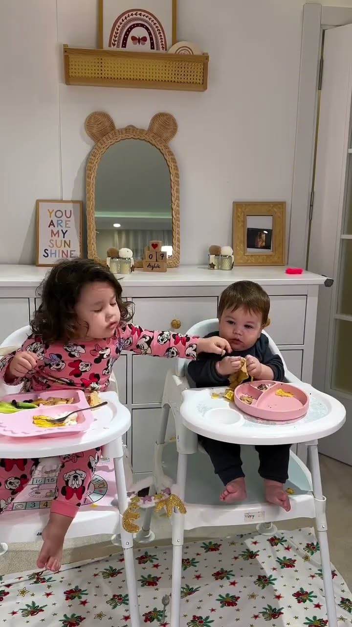 Emir Ege şimdiden ablalarına kök söktürmeye başladı ? #özlemlinaöz #baby