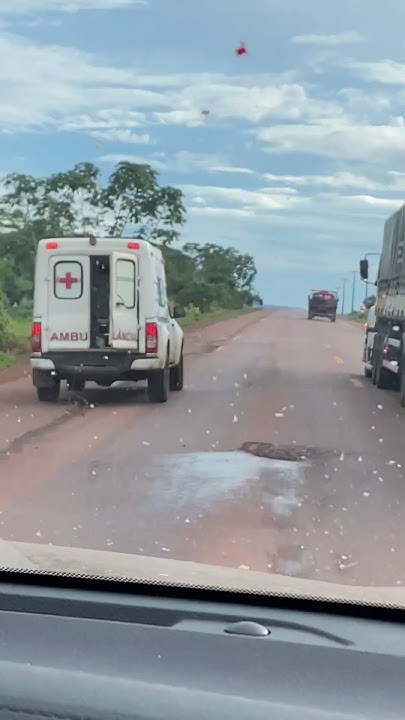 unsecured-ambulance-door-keeps-opening-on-its-own-youtube