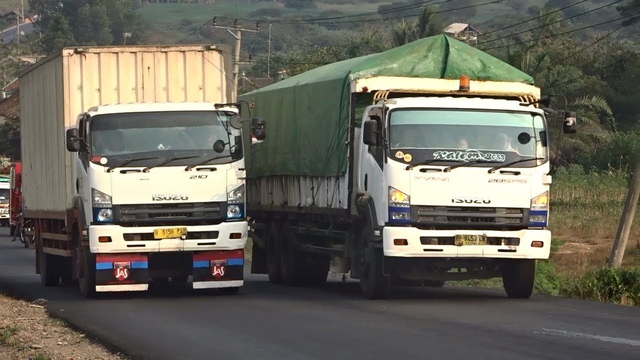 Truk Tronton  Isuzu Giga Nissan UD Dan Tronton  Hino Di 