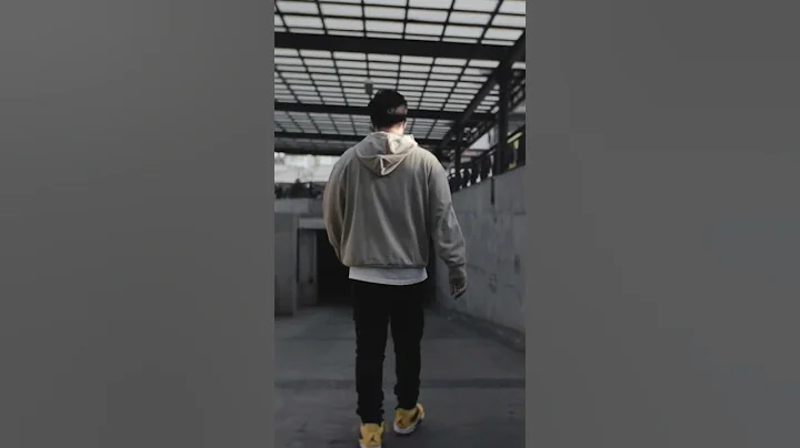 Air Jordan Retro 4 Lightning | On feet