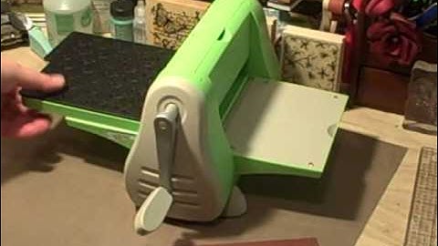 Using Sizzix texture plates in your Cuttlebug.