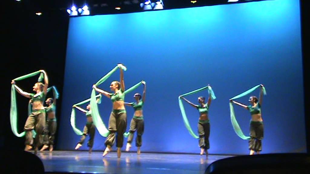 La Bayadère (Danse de les foulards) YouTube