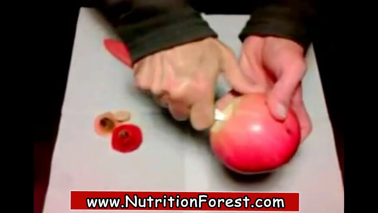 How To Eat a Pomegranate | New Trick to Peel Pomegranate - YouTube