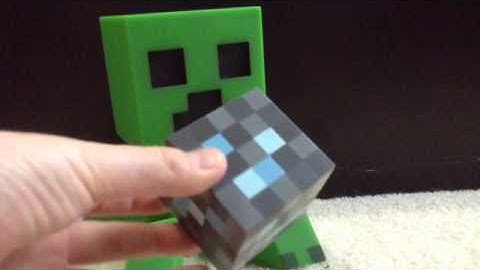 Minecraft Creeper Vinyl Figure Review