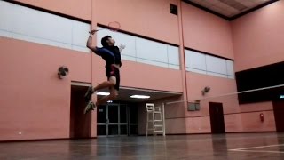 How to perform the badminton jump smash in detail : The 'kick' (with slow motion)