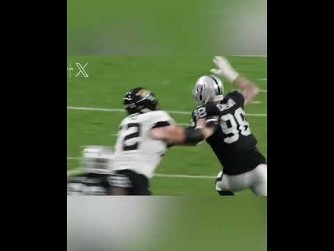 Maxx Crosby called his shot on getting a sack for his daughter and he delivered 🥹 (via @nfl/X)