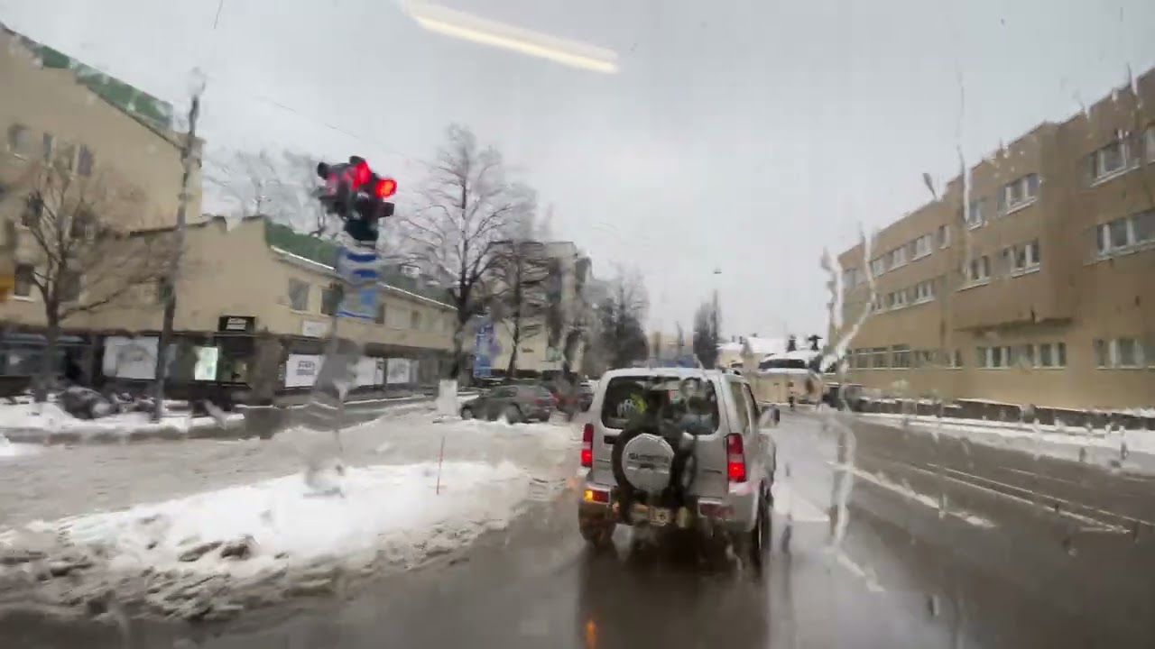 Sadepäivänä bussin ikkunan läpi kuvattua matkaa keskustasta Marttiin / Turku, Finland (4K)