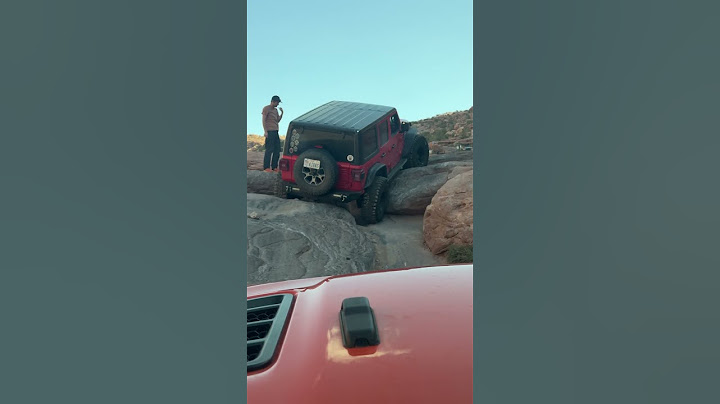 Devil’s crack at the start of Moab Rim! #jeep #wrangler #rubicon #offroad #offroading #4x4 #jeep4x4
