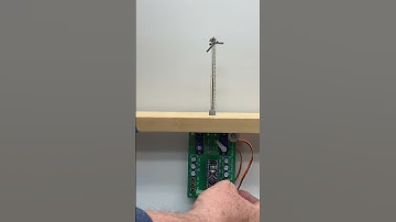 Dual semaphore controller with Showcase miniatures train order board