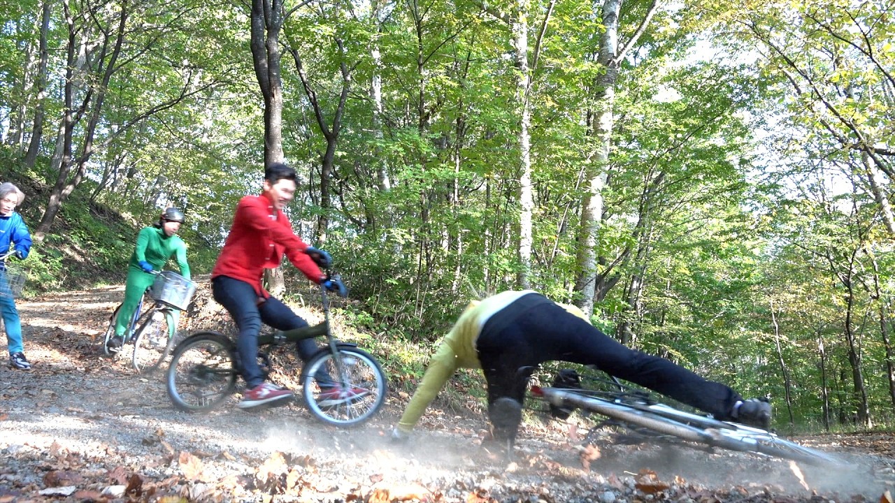 自転車レースしてたら転んで大ケガしました。