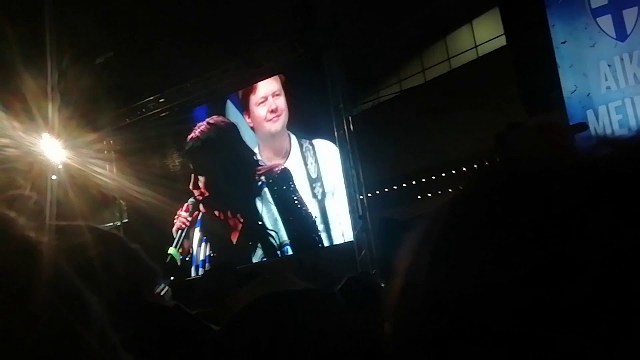 Kaija Koo - Pelkkää voittoo @ Huuhkajien kansanjuhla Kansalaistorilla 19.11.2019