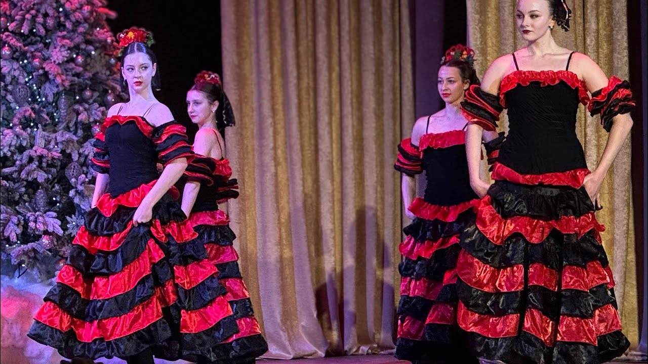 Зразковий художній хореографічний колектив «Усмішка» - Стихія вогню (в. «Крамничка різдвяних див»)