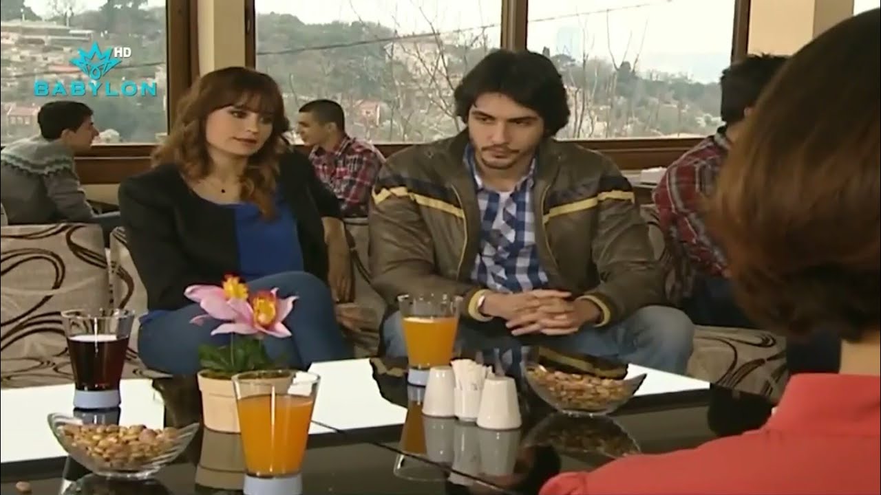 محمود يلتقي بحبيبته القديمة بالمطعم وحبيبتة شكلها مارح تسكت ...