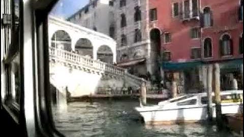 VENICE , THE RIALTO BRIDGE