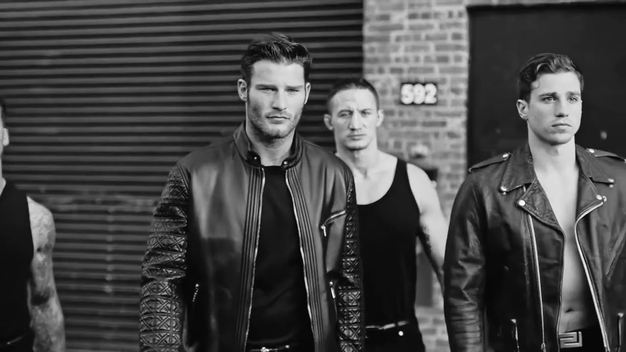 video Dylan Blue de Versace Pour Homme Eau de Toilette