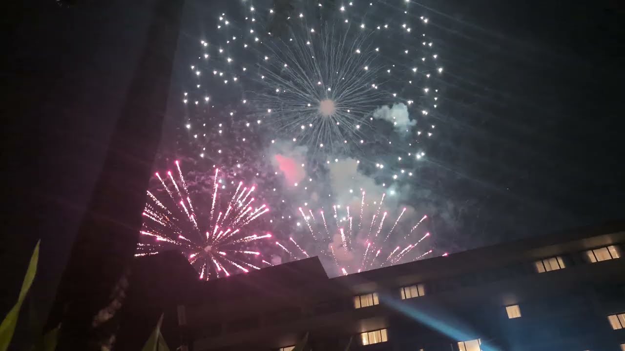 Fireworks Display of Makati New Year 2026 Countdown at the Peninsula Manila 