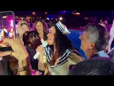 Video Matteo Renzi canta «Roar» con Katy Perry in Costa Smeralda: il video della serata