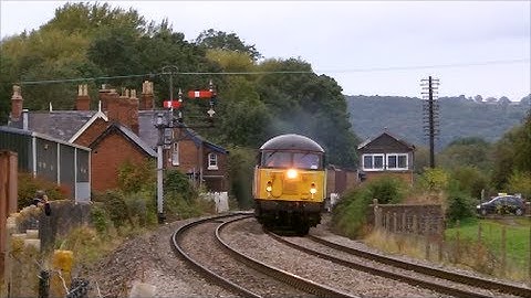 (HD) Colas 56094 on 6Z50 Chirk - Baglan Bay screams past Moreton - On - Lugg 05/10/2012