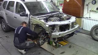 Ремонт кузова. Рено Дастер, установка двигателя. Body repair after an accident.