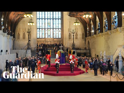 Witness describes moment man 'ran up to queen's coffin'