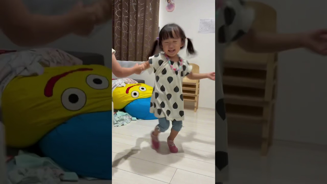 ぐるぐる回る!走る!三つ子の室内遊び!! #三つ子 #育児 #室内遊び #kids