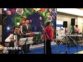 雪の降る町を