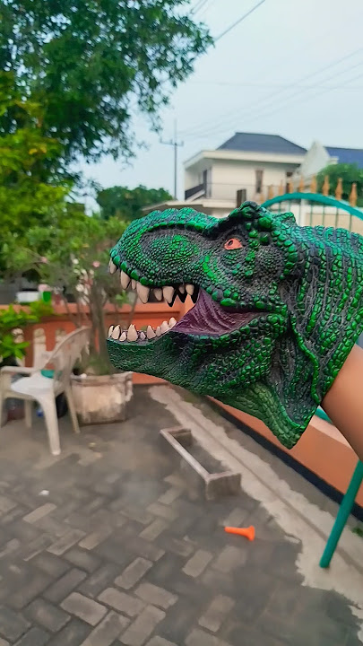 DINOSAURUA EMAK KOK DILAWAN #shorts #trending #funy #viral