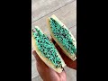 【チョコミントの季節が来た】ホイップクリームを包んで切るだけで「断面がかわいすぎる」/ Chocolate mint sprinkle sandwich