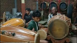 Latihan Kendang Lancaran Gugur Gunung Pb