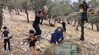 Download Lagu Collecting firewood in difficult conditions and terrible dangers MP3 Download Lagu Collecting firewood in difficult conditions and terrible dangers MP3
