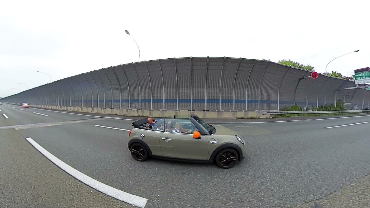 オープンカーで高速を疾走 Youtube