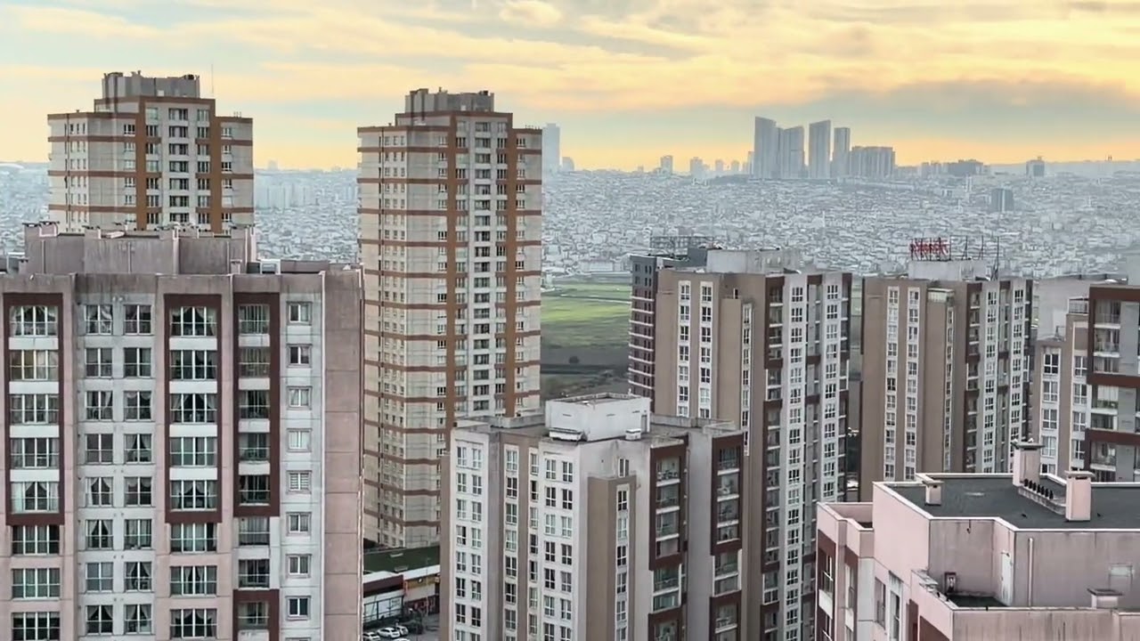 Balkonumdan Küçükçekmece Gölü, Marmara ve TEM’i zoomladım: Muhteşem görüntü😇