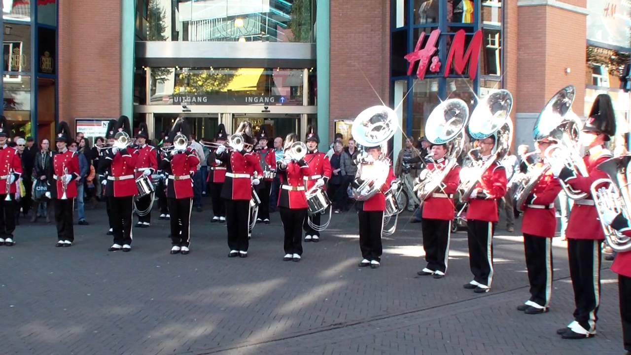 Showband Corio - Nothing Else Matters @ Parade Taptoe Heerlen 2011