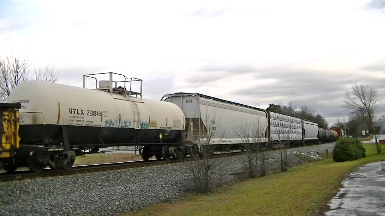 CSX 646 Leads CSX Q581-21 in Ringgold, GA - YouTube