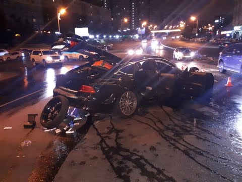Момент смертельного ДТП во Владивостоке: погибла пассажирка Audi