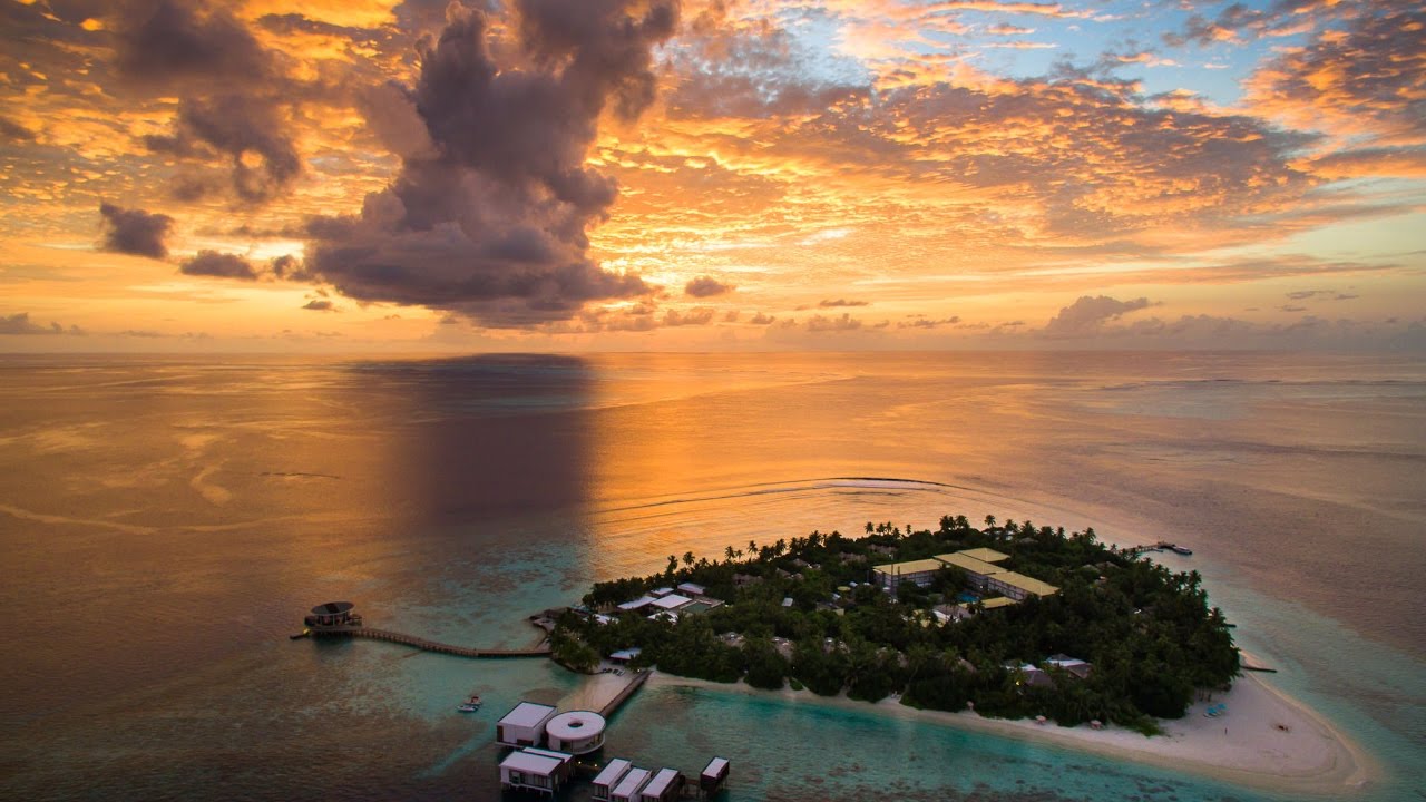 Best resort to spend your honeymoon – Jumeirah Dhevanafushi, Maldives [4K, drone] wanderlust 大阪