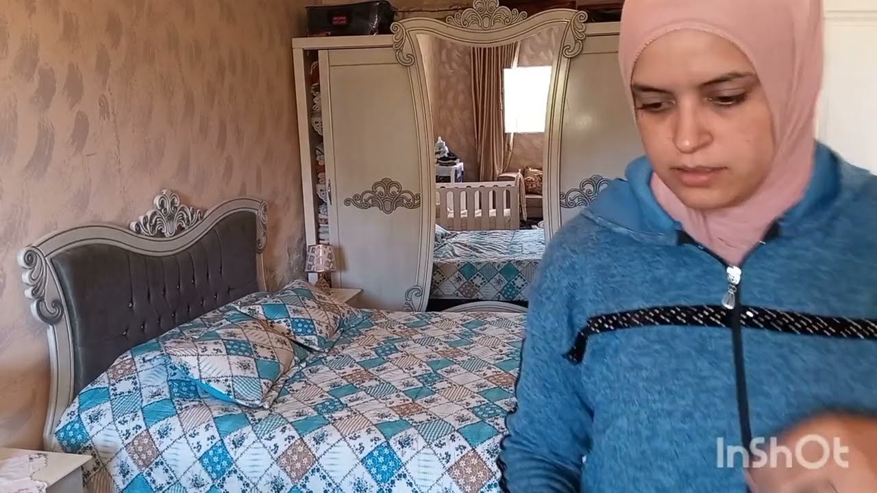 عندنا برشا معملناش فيها روتين ..بدلت ديكور بيت النوم