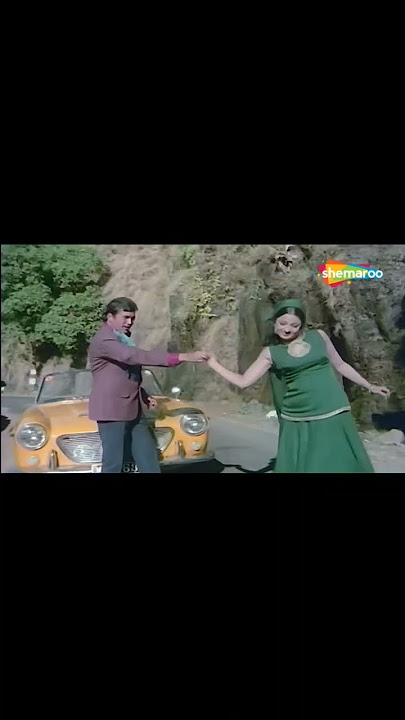 Tanuja Wardrobe by Bhanu Athaiya in Mere Jeevan Saathi (1972)
