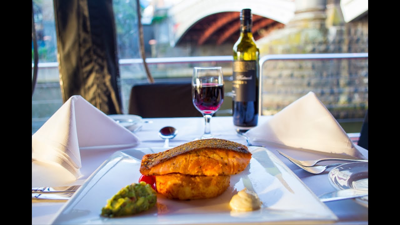 Cruising Restaurant on the Yarra River with Melbourne River Cruises