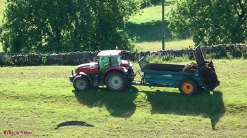 Muck-Spreading - MF 7720 with Bunning.