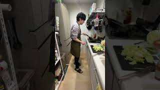 料理研究家にキャベツでまかない作らせたら一玉余裕でいけるやべえもんできた #shorts