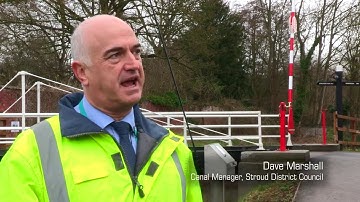 ECS installs a Lifting Road bridge in Stroud