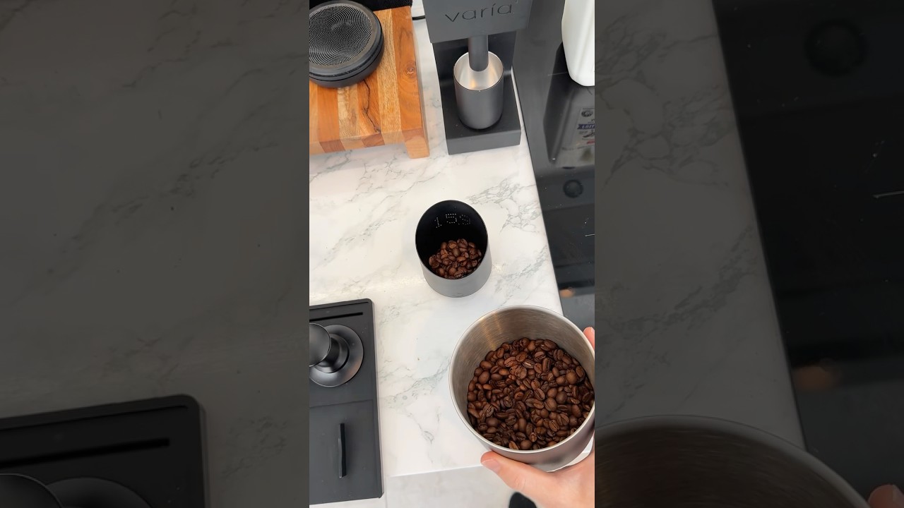 Let’s make an iced magic! Currently my personal choice of coffee ☺️ 