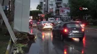 Korkunç Anlar Antalyada Fırtına Tonlarca Ağırlıktaki Çatıyı Uçurdu