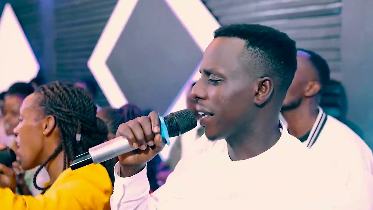 UMUKUNGA _ MUNDIRIMBO NZIZA COVERED BY ALEXIS  FT KAGAME